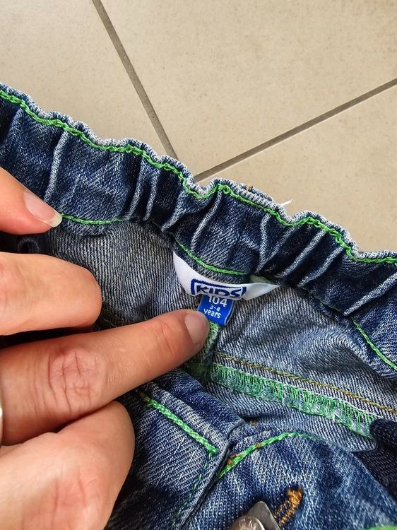 Pantalons: 2 schöne kurze Hosen für 3-4 Jährige – D'occasion à Buchberg par Kyra2009 1