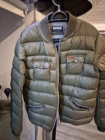 Doudoune SVEA kaki, taille M, idéale pour l'automne!