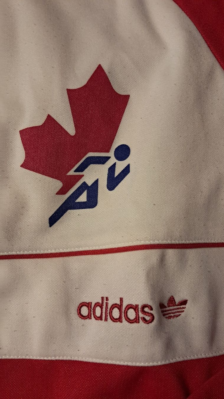 Adidas Vestes: Trainerjacke CANADA Adidas – D'occasion à Frümsen par botzmichi 1