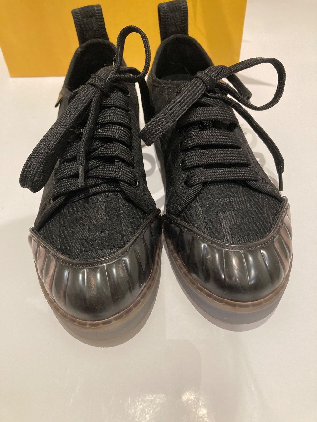Fendi Scarpe da donna: Fendi sneakers 35 – Nuovo e nell'imballaggio originale da Paradiso venduto da Kayakara 3