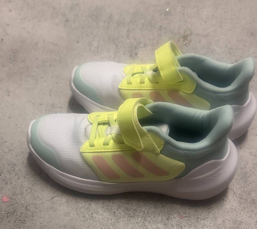Scarpe per ragazzi: Kinder Schuhe/Kleider  – Usato da rotkreuz venduto da laura8814 1