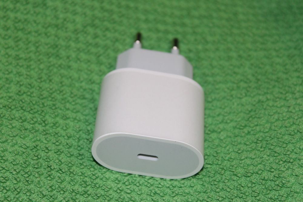 Verbatm Unversal 3n1 Rese Ladegerät 35W USB Netztel Smartphone