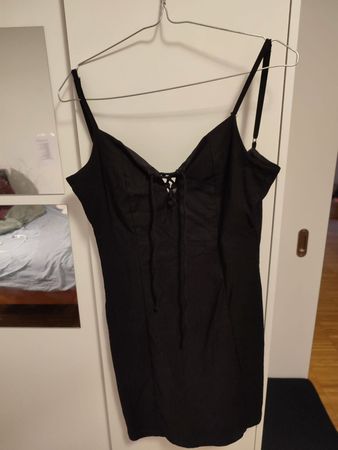 Schwarzes Kleines (Kleid)