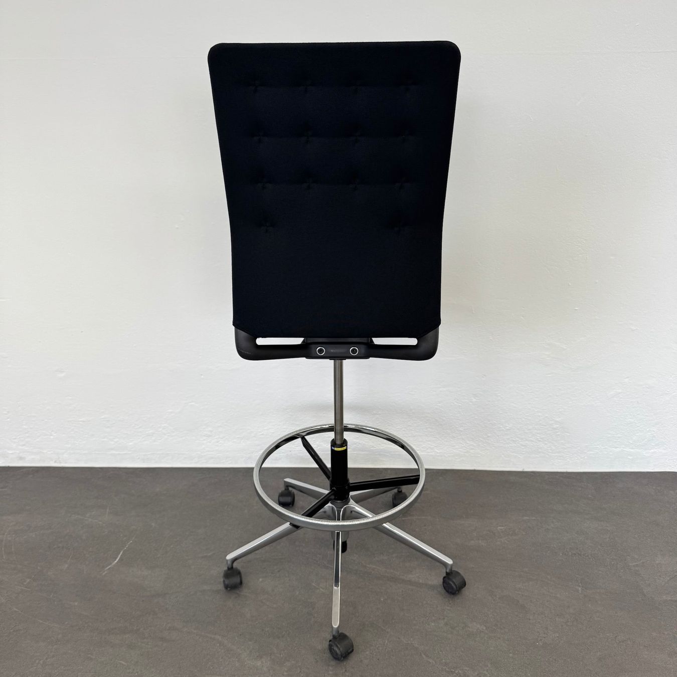 Sedie: Vitra ID Trim Counter Drehstuhl – Usato da Schönenwerd venduto da mcofficeshop 4