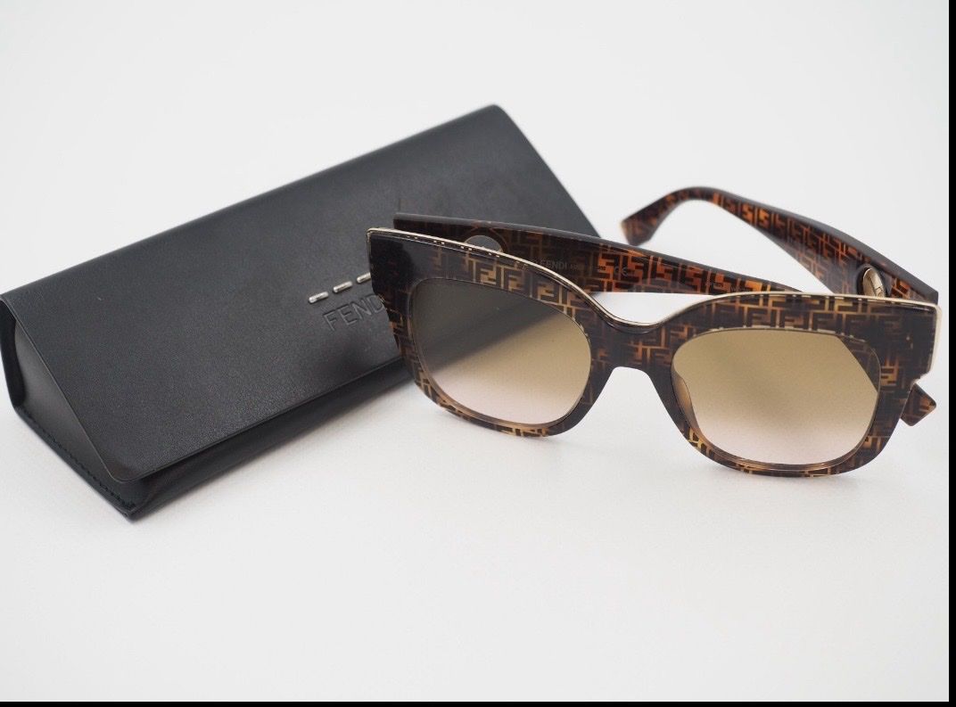 Fendi Occhiali & Lenti: Fendi Sonnenbrille 😎 – Usato da Frümsen venduto da Swissline90