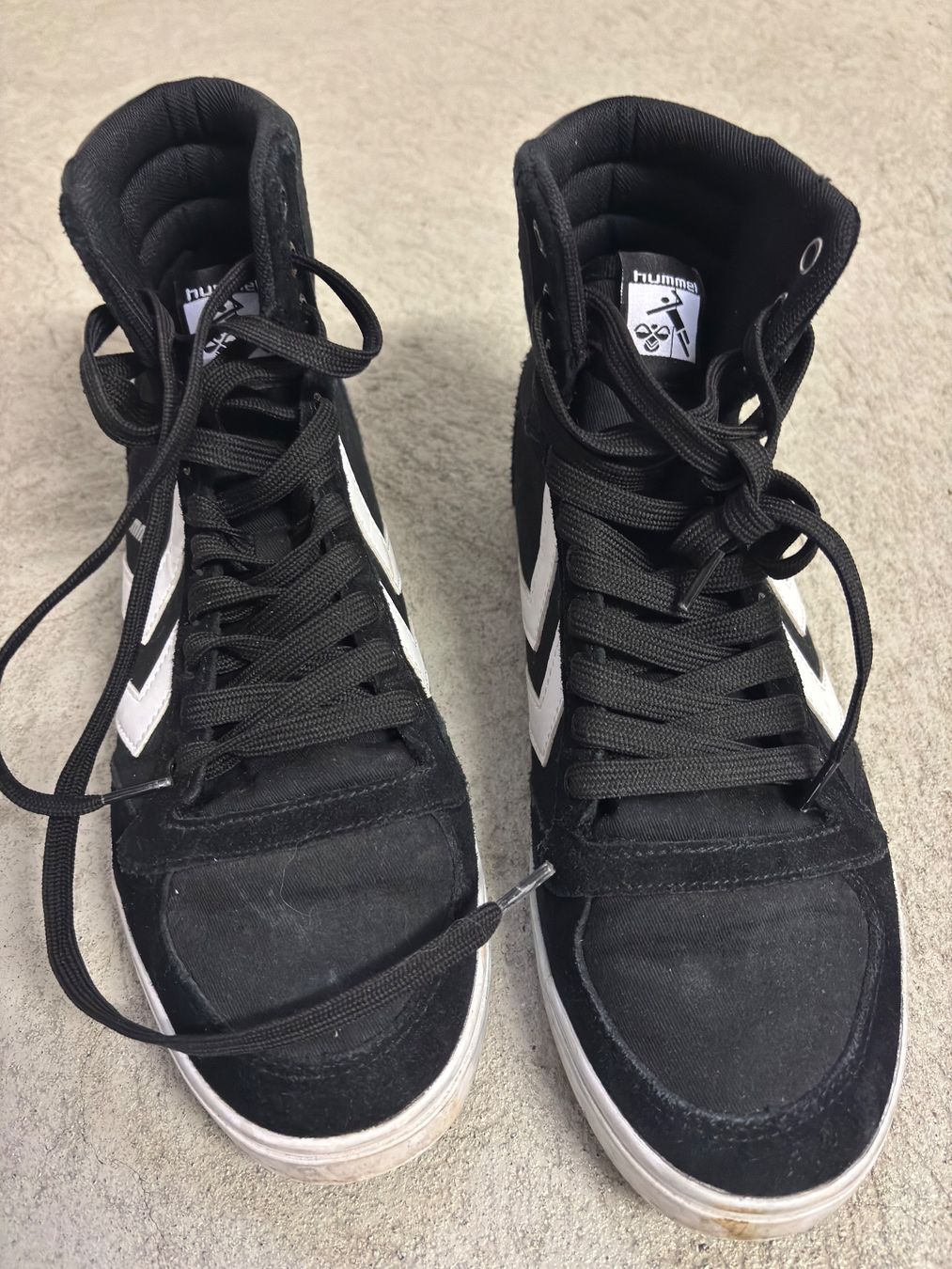 Hummel Scarpe da uomo: Hummel Sneaker High-Top Gr. 40 Schwarz – Usato da Sonterswil venduto da VD-Service