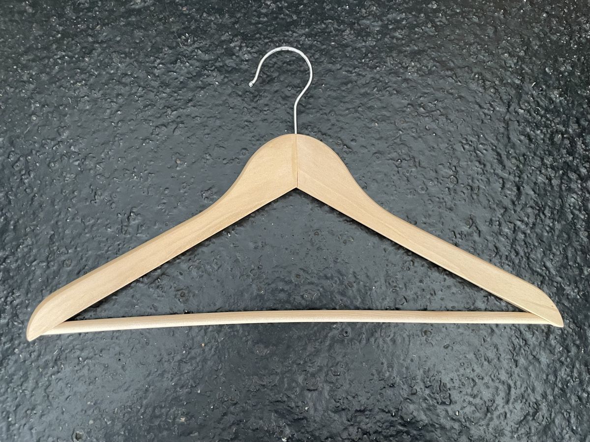 Appendiabiti: 70Stk. Holz Kleiderbügel 44cm – Usato da Windisch venduto da rascale 3