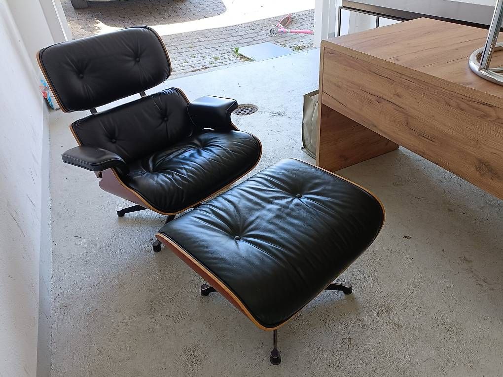 Poltrone: Original Vitra Eames Lounge Chair & Ottoman (2005) – Usato da Riniken venduto da 7ch_bx5j