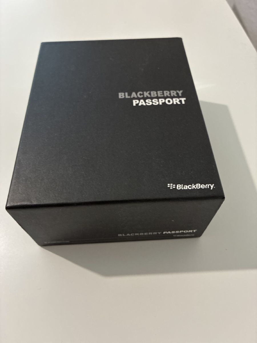 Blackberry Telefoni cellulari / Smartphones: Blackberry Passport black – Nuovo e nell'imballaggio originale da Genève venduto da cve_5w2h 1