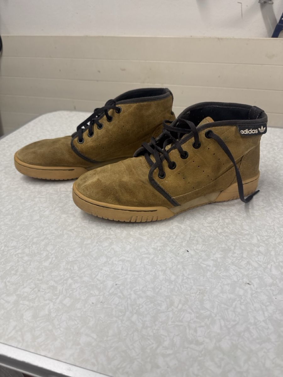 Adidas Chaussures hommes: Chaussures adidas  – D'occasion à Veyras par Suter_Dany