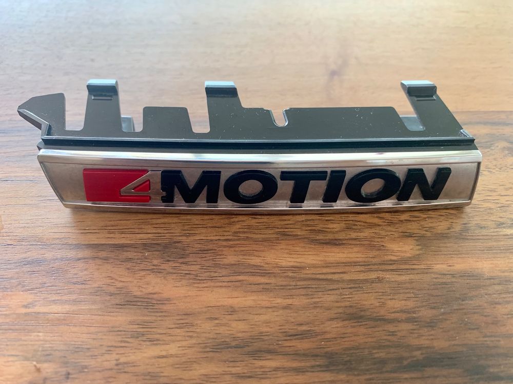 Produktbild von Original VW Golf 8 (5H) GTI Schriftzug Kühlergrill Emblem Logo Plakette