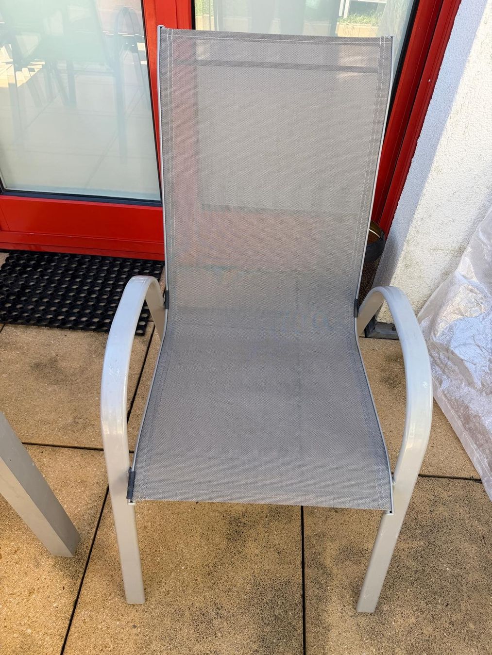 Set di tavolo e panche: Ensemble de jardin en aluminium avec 7 chaises – Usato da LA  PLAINE venduto da ProTG 4