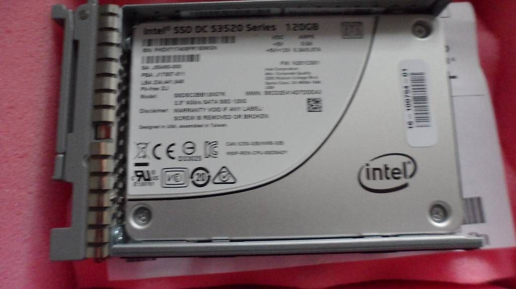 Dischi rigidi: Intel SSD S3520 Serie 120 GB – Usato da Effretikon venduto da Renbrun 3