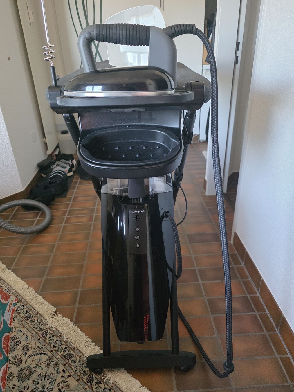 Laurastar Assi da stiro: Laurastar Smart U – Usato da Bilten venduto da C21 1