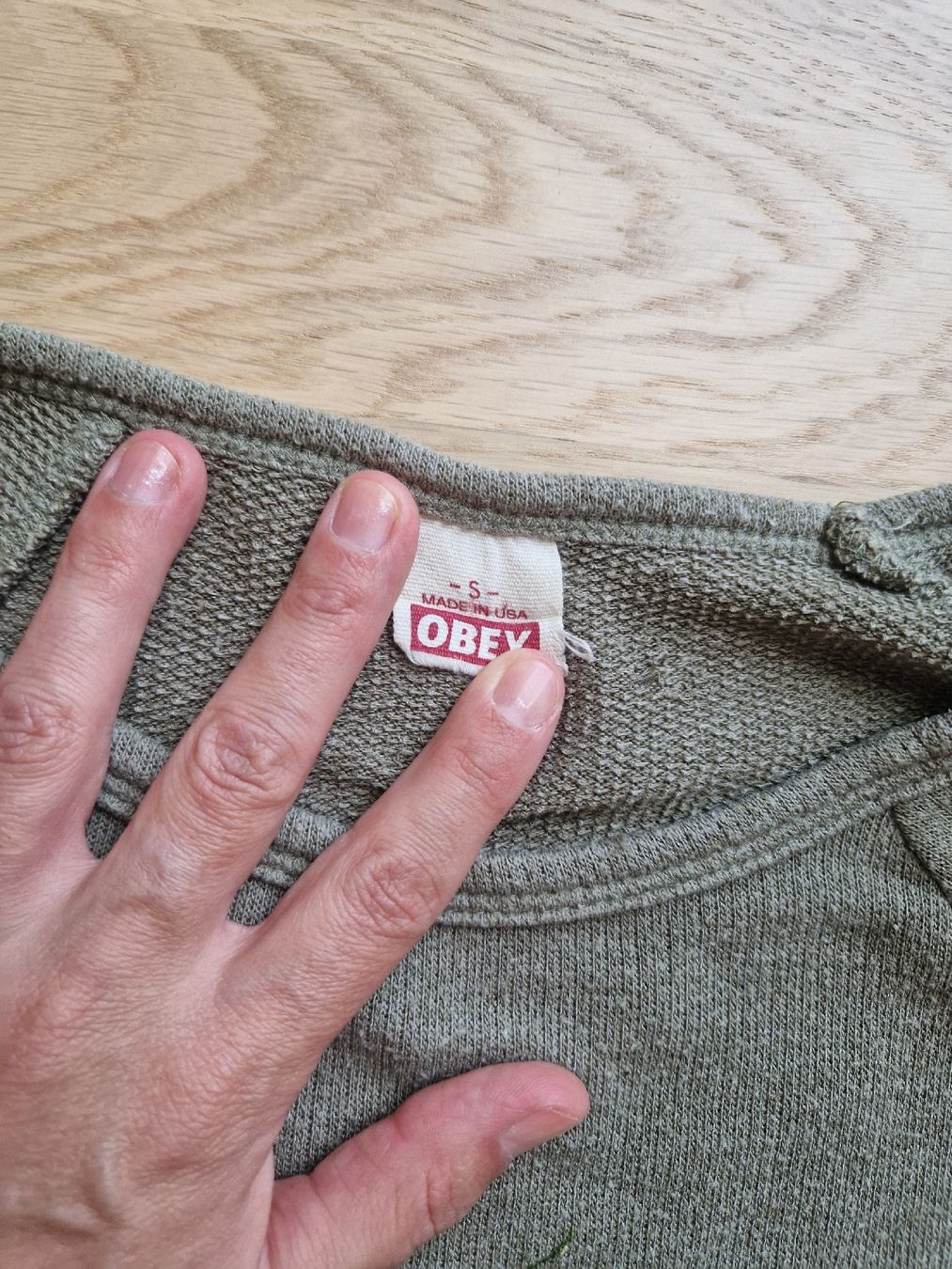 Obey Tops: Sweatshirt OBEY size S – Gebraucht aus Denges von elo_2zgb 1