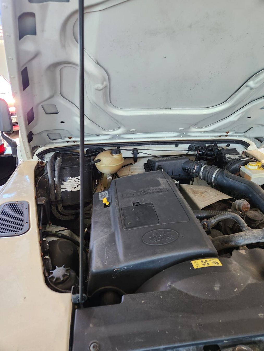 Land Rover Automobili: Defender 90 SW 2.5 Td5 – Difettoso da Feusisberg venduto da Rudolph0968 9