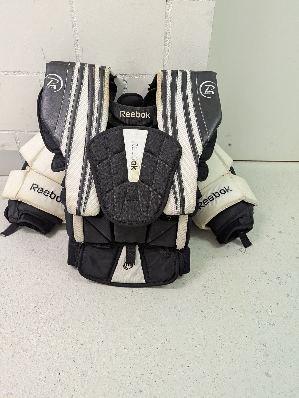Reebok Protezioni & Imbottiture: Reebok Premier Torwart Schutzweste SR Pro M/M – Usato da Bätterkinden venduto da mar_rxs5