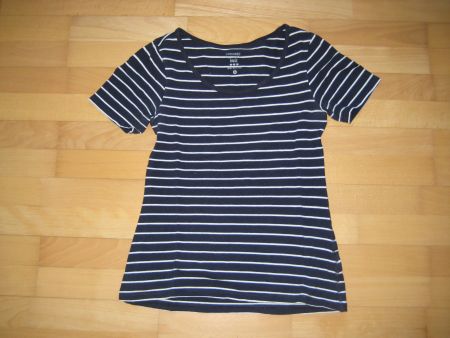 Tshirt dunkelbau mit weissen Streifen Grösse S