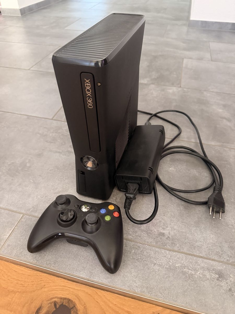 Microsoft Console: Xbox 360 Konsole mit Controller und Netzteil – Usato da Balterswil venduto da new_one-123