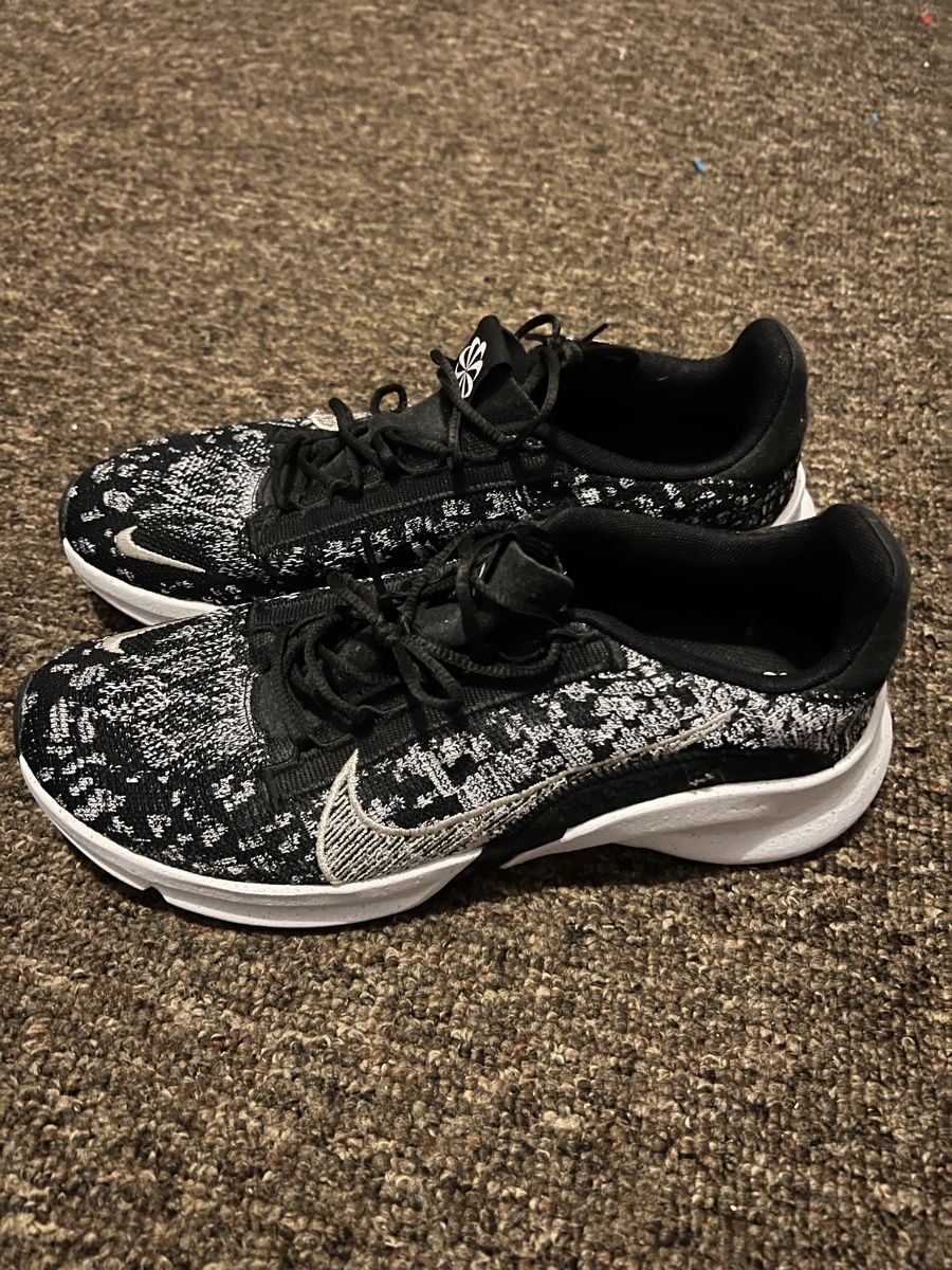 Nike Chaussures hommes: Nike Schuhe – D'occasion à Uhwiesen par maflo2