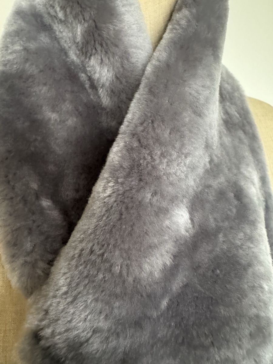 Foulard & Sciarpe: UGG Australia Lammfell - Schal – Nuovo (secondo la descrizione) da Hombrechtikon venduto da tvogel 1