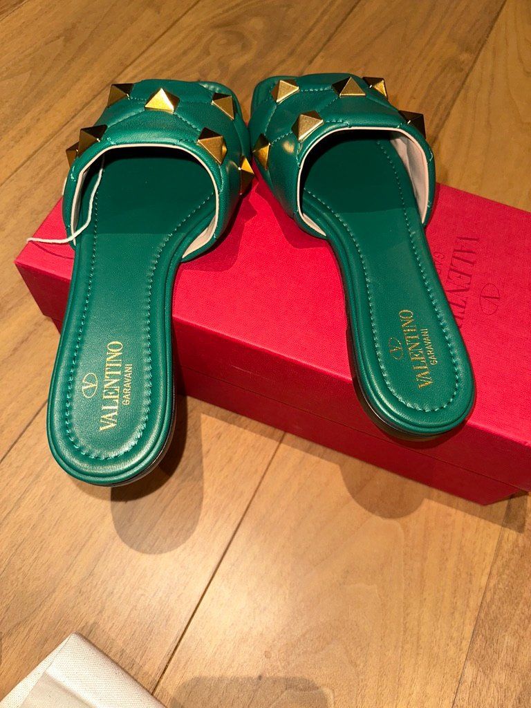 Valentino Scarpe da donna: CHF 760 Valentino rockstud leather slides- IT 37.5 – Nuovo e nell'imballaggio originale da St-Sulpice VD venduto da juhdu 4