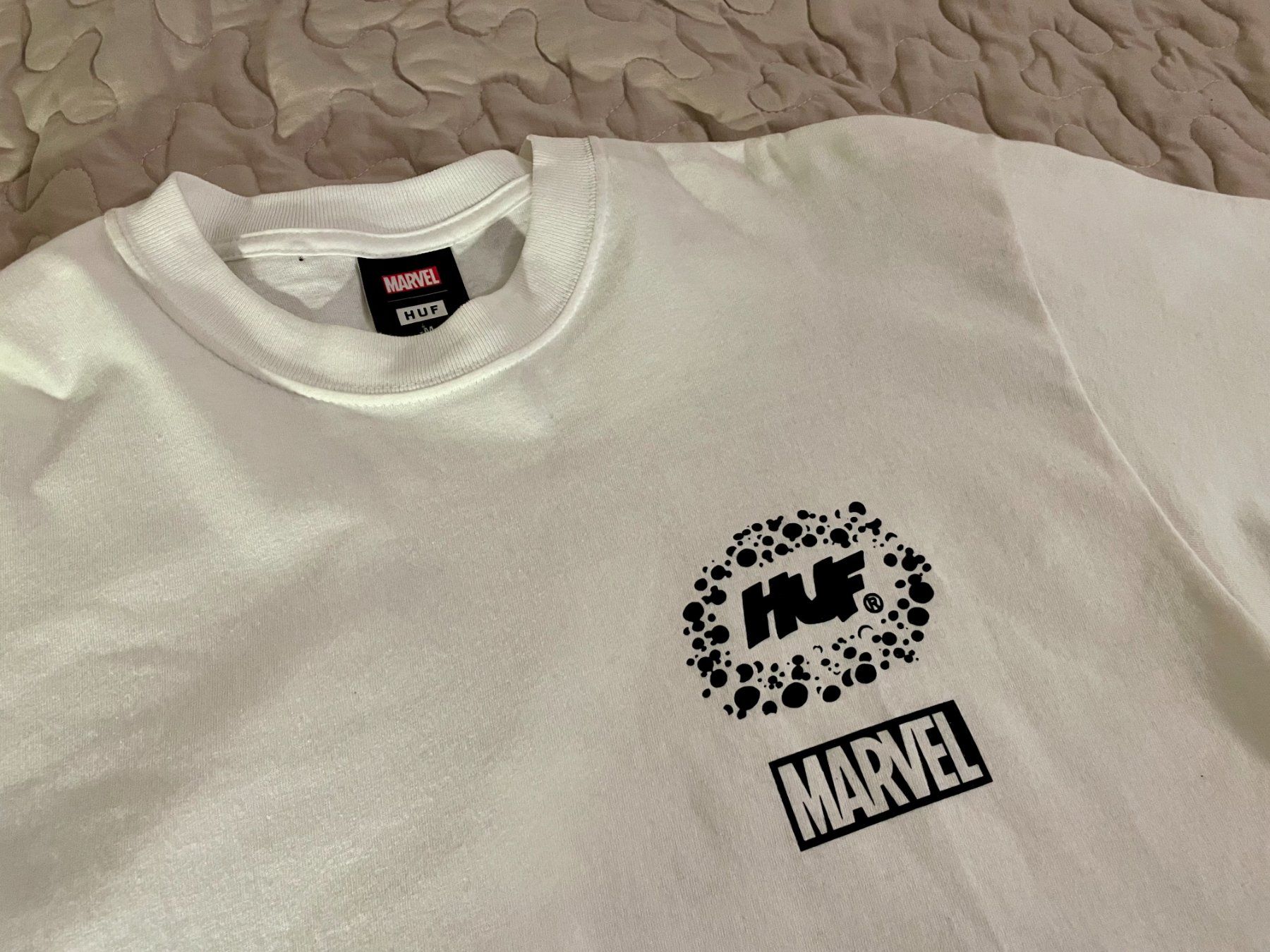 T-shirt: HUF x Marvel - White T-shirt – Nuovo (secondo la descrizione) da Chiasso venduto da Er_Mon 2