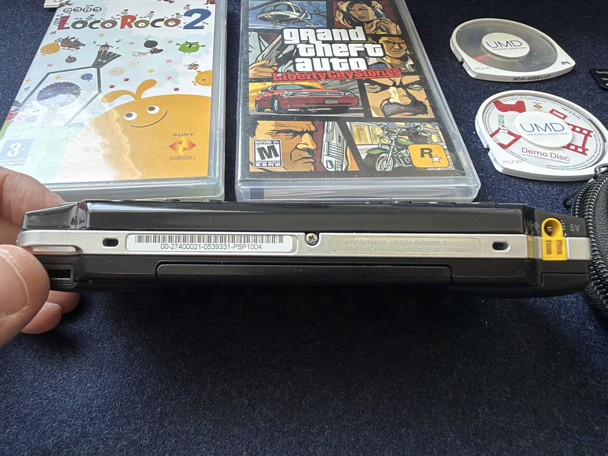Sony Consoles: Sony PSP-1004 complete set + games – D'occasion à Zürich par jankais3r 2