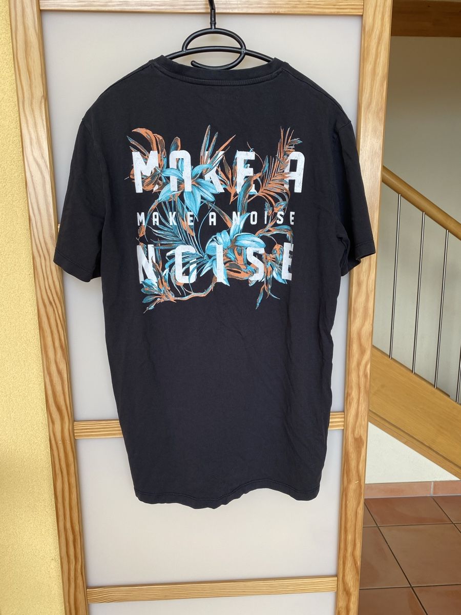 T-shirt: Magnifique t-shirt YourTurn – Usato da Belmont-sur-Lausanne venduto da chu_vxf5 1