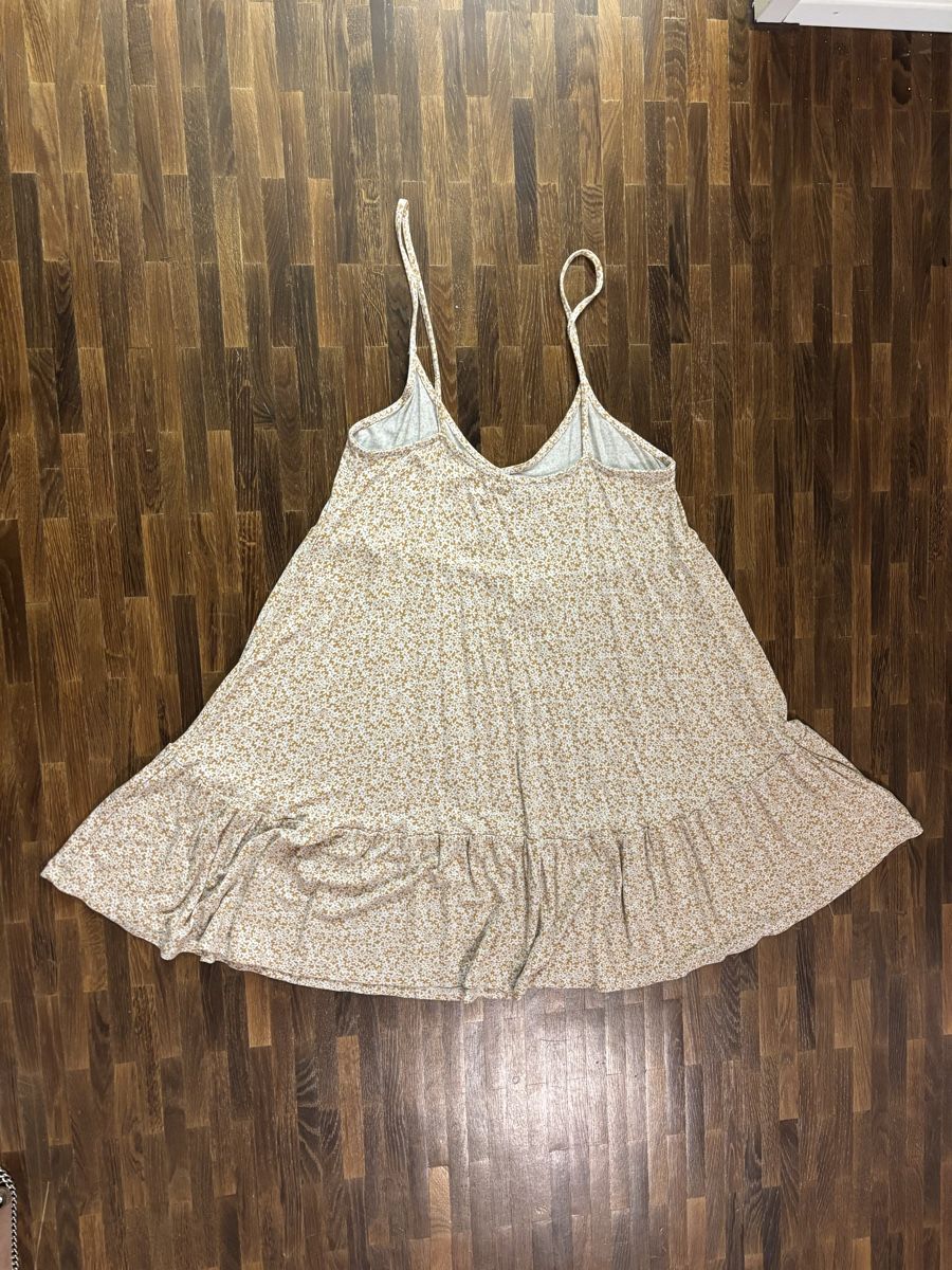 Pull&Bear Kleider: Kleid Pull&Bear Sommerkleid geblümt Grösse S – Gebraucht aus Hinwil von liviipivii 1