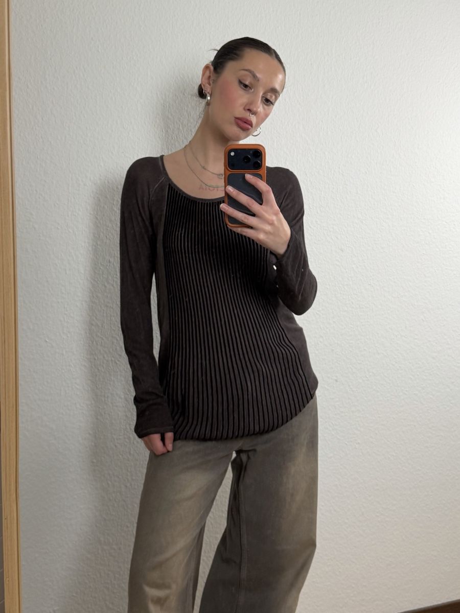Top: Long sleeve top grey  – Usato da Knonau venduto da Grapesvintage 5