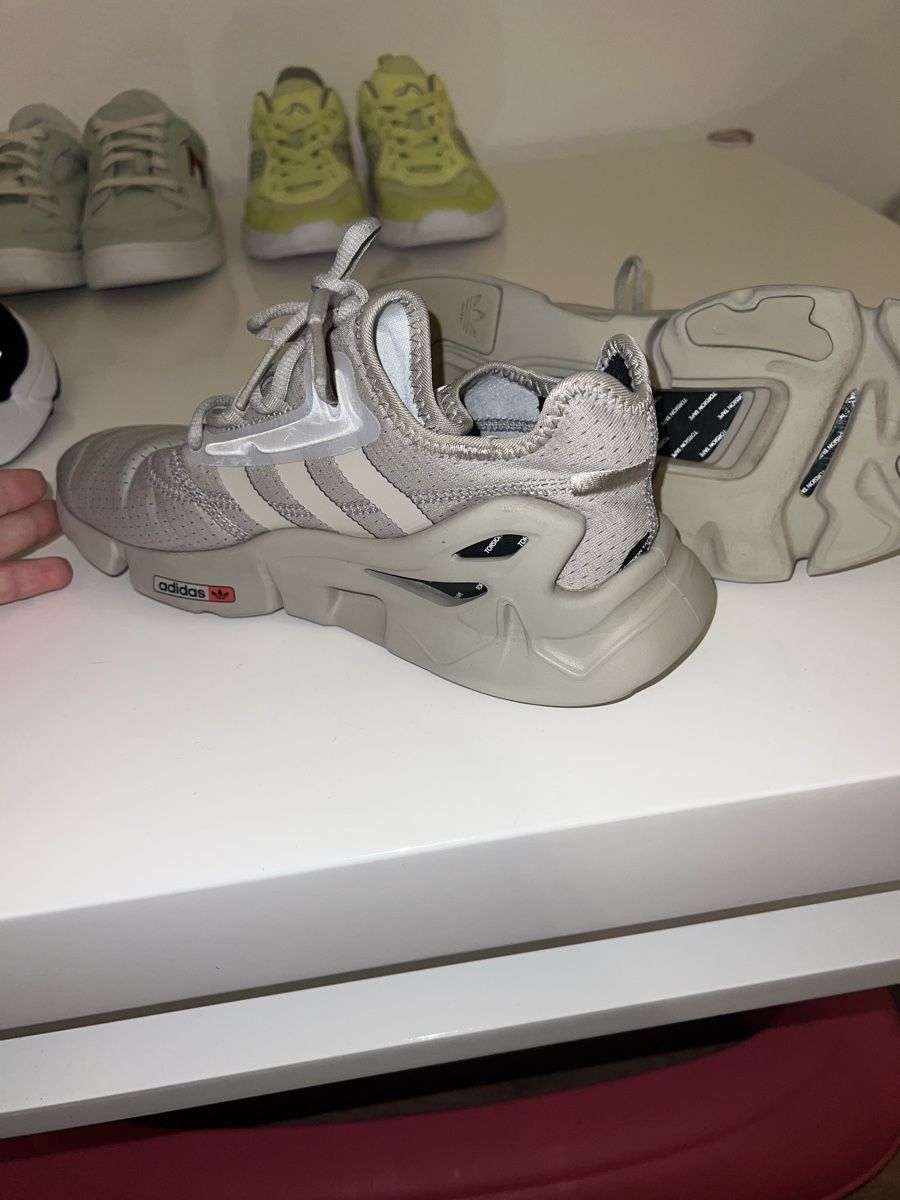 Adidas Damenschuhe: Adidas Damen Sneaker, Grau, Grösse 39 – Gebraucht aus Füllinsdorf von had_kv5k 2