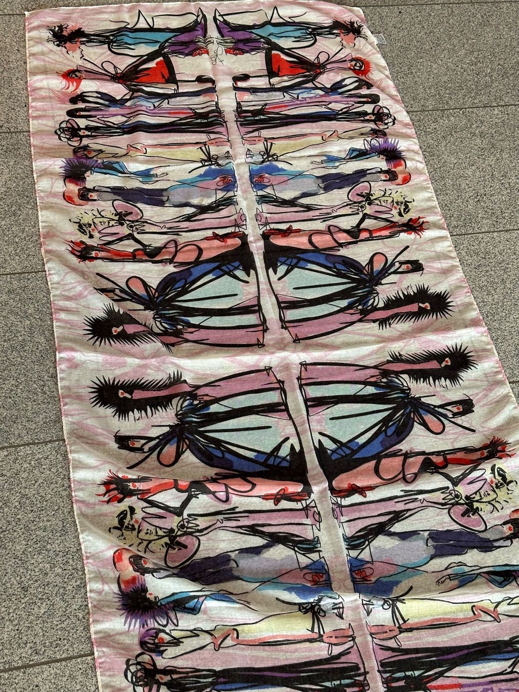 Foulard & Sciarpe: Modischer Damenschal mit Figuren - NEU! – Nuovo (secondo la descrizione) da Pfäffikon SZ venduto da ansyyy 3