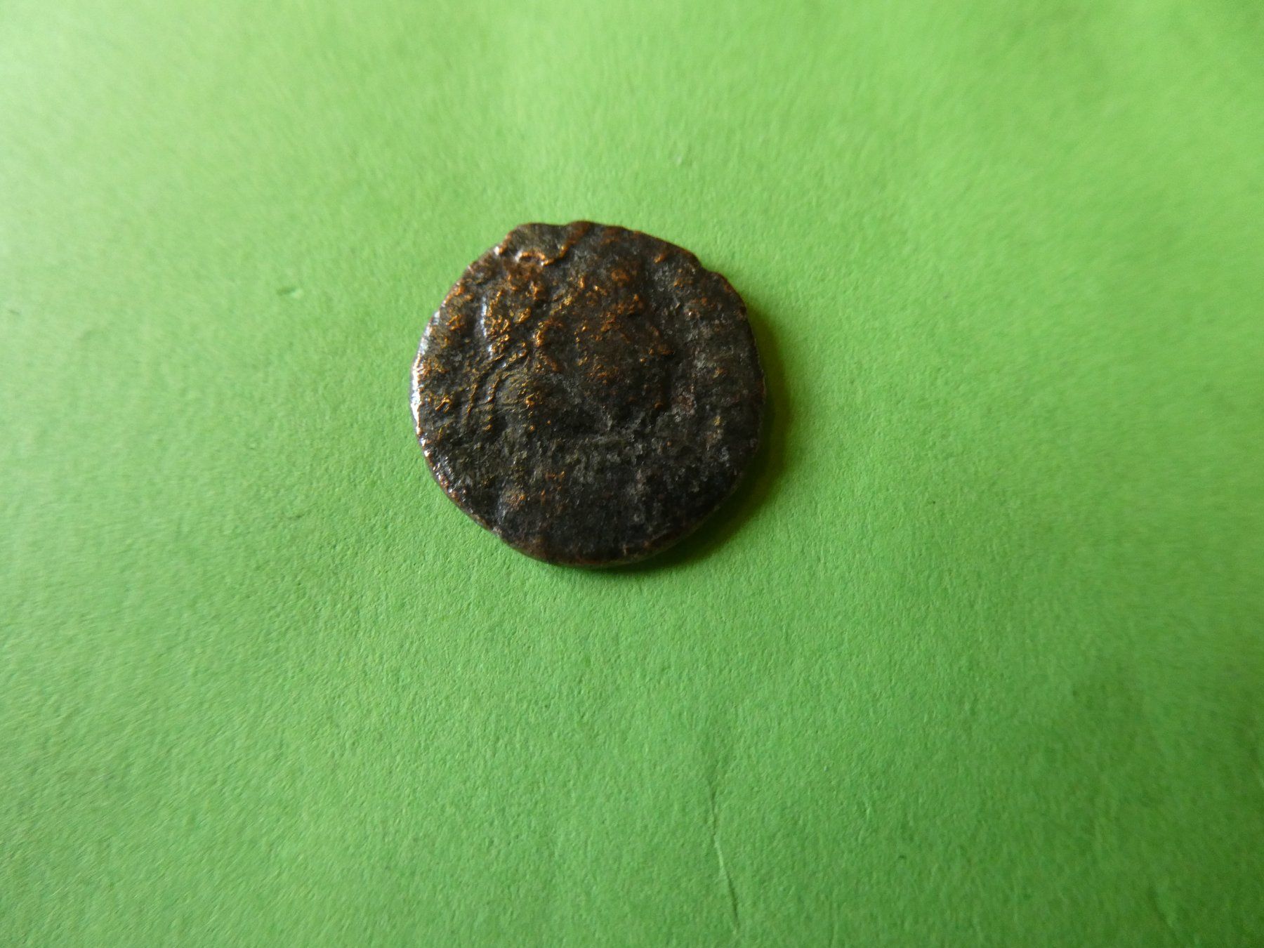 Tutti le monete: uralte Bronzemünze 14 mm     1.73 g – Usato da Hinterforst venduto da Rohusri