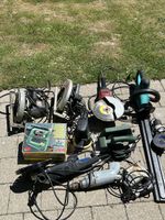 Werkzeug-Konvolut: Heckenschere, Winkelschleifer, Sägen etc.