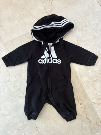 Adidas Baby Overall schwarz Grösse 62 / 3 Mt.