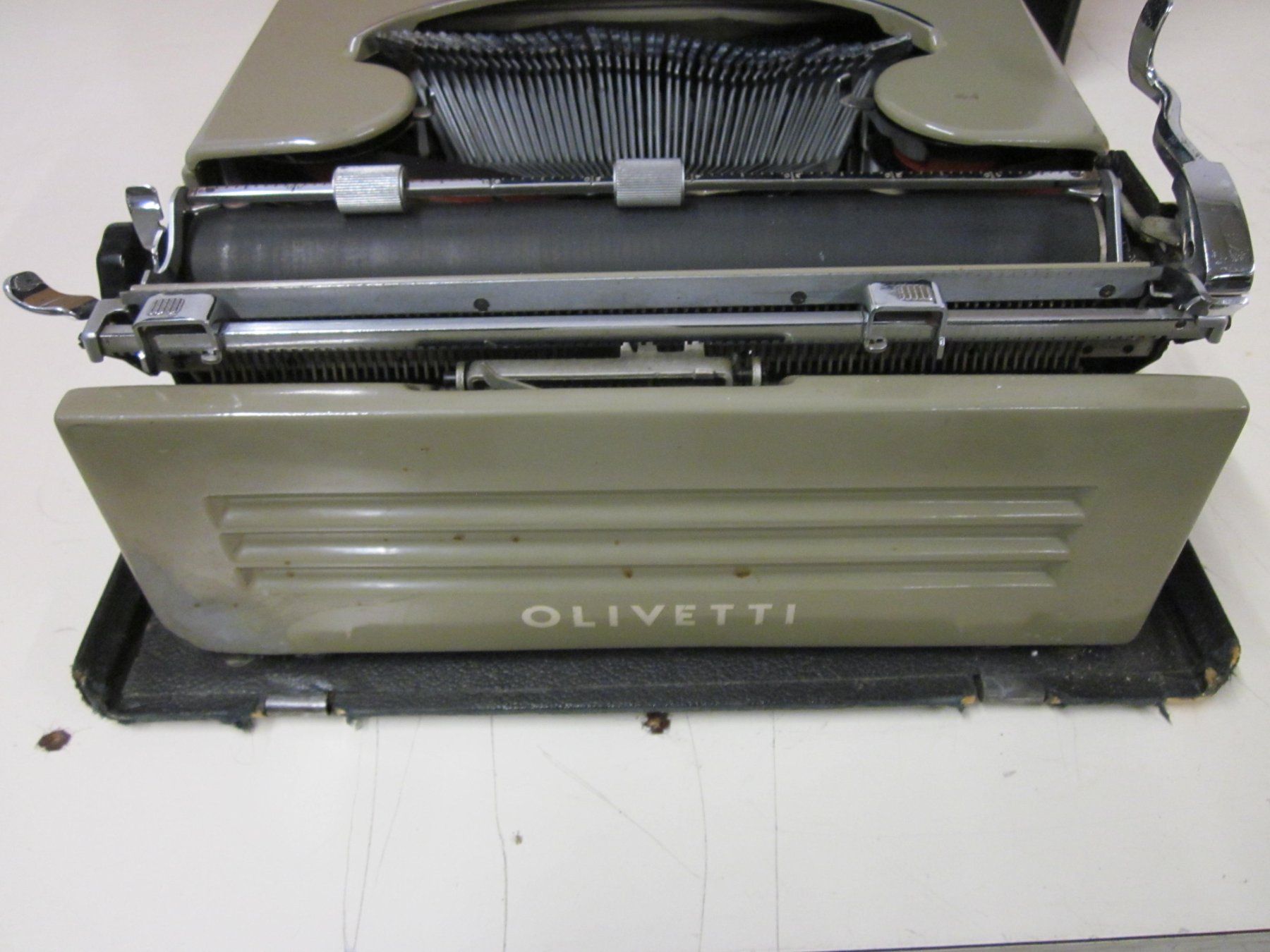 Olivetti Macchine da scrivere: OLIVETTI Studio 42 Machine a écrire 1940 Schreibmaschine – Usato da Grand-lancy venduto da kohler333 7
