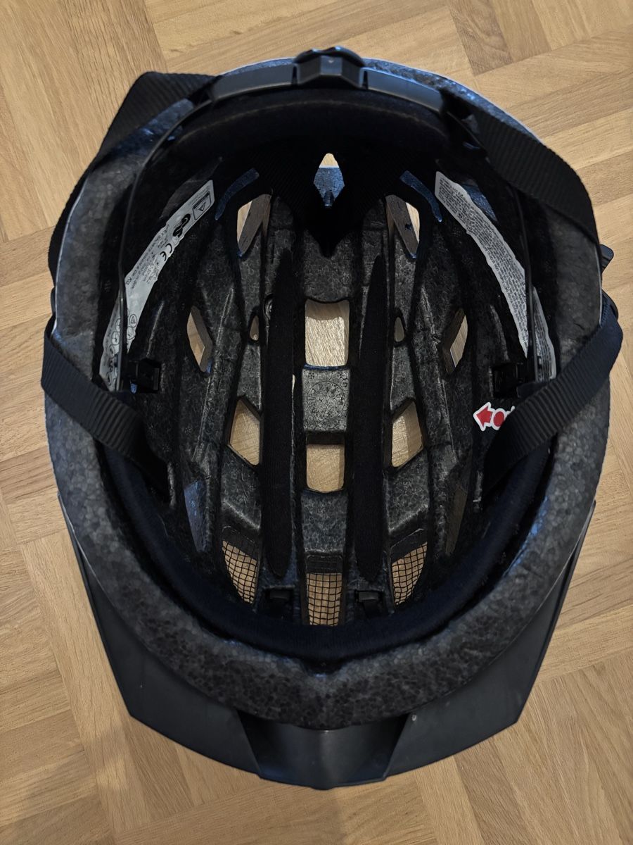 Uvex Casques: Fahrradhelm / Velohelm – D'occasion à Basel par rebecca_b 1