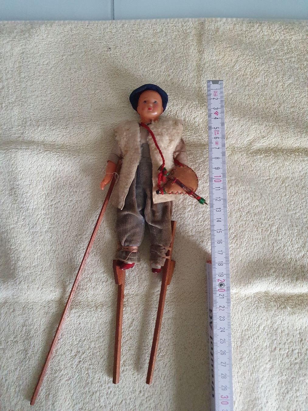Puppen: Alte Puppe auf Stelzen  – Gebraucht aus WUERENLOS von Eeric 1