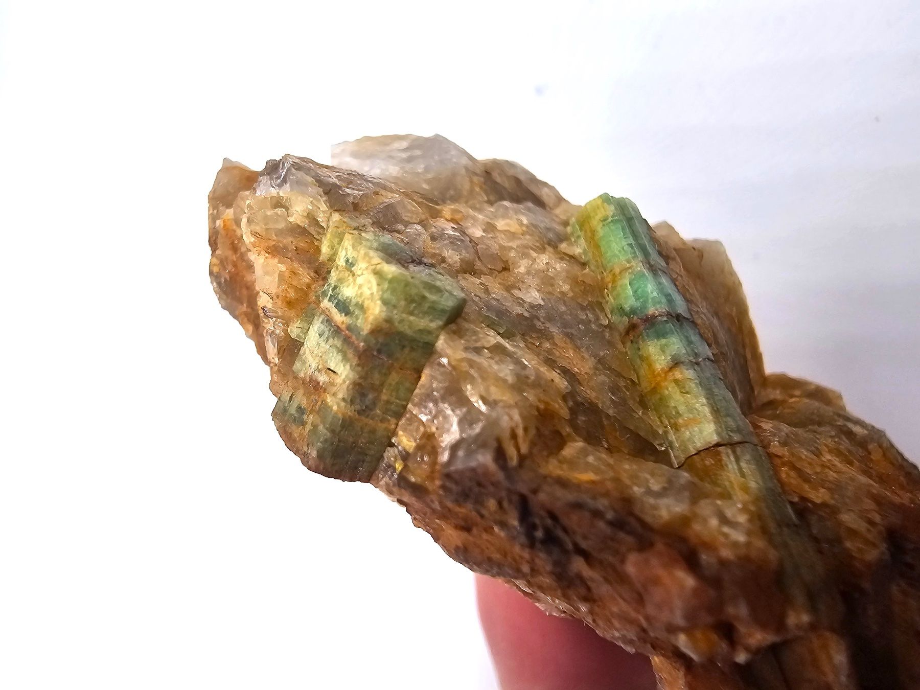 Minerali & Pietre curative: Beryl (Var: Emerald), Quartz – Usato da Figino venduto da panshop 4