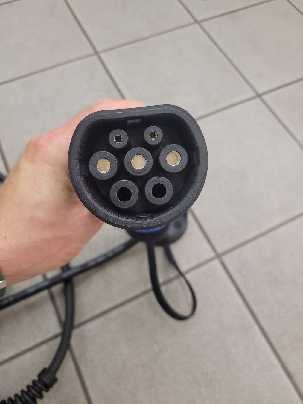 Chargeurs de batterie: Ladestation Kabel 200-250V – D'occasion à Steffisburg par Volvo_Cars_Thun 3