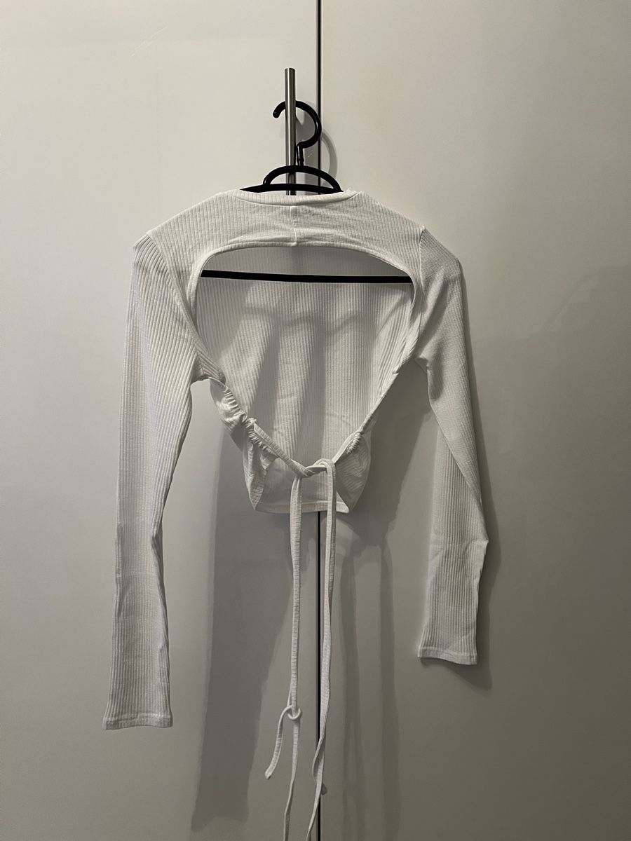 Pull&Bear T-shirt: Rückenfreies Langarmshirt – Usato da Dietikon venduto da Mischi2167 1