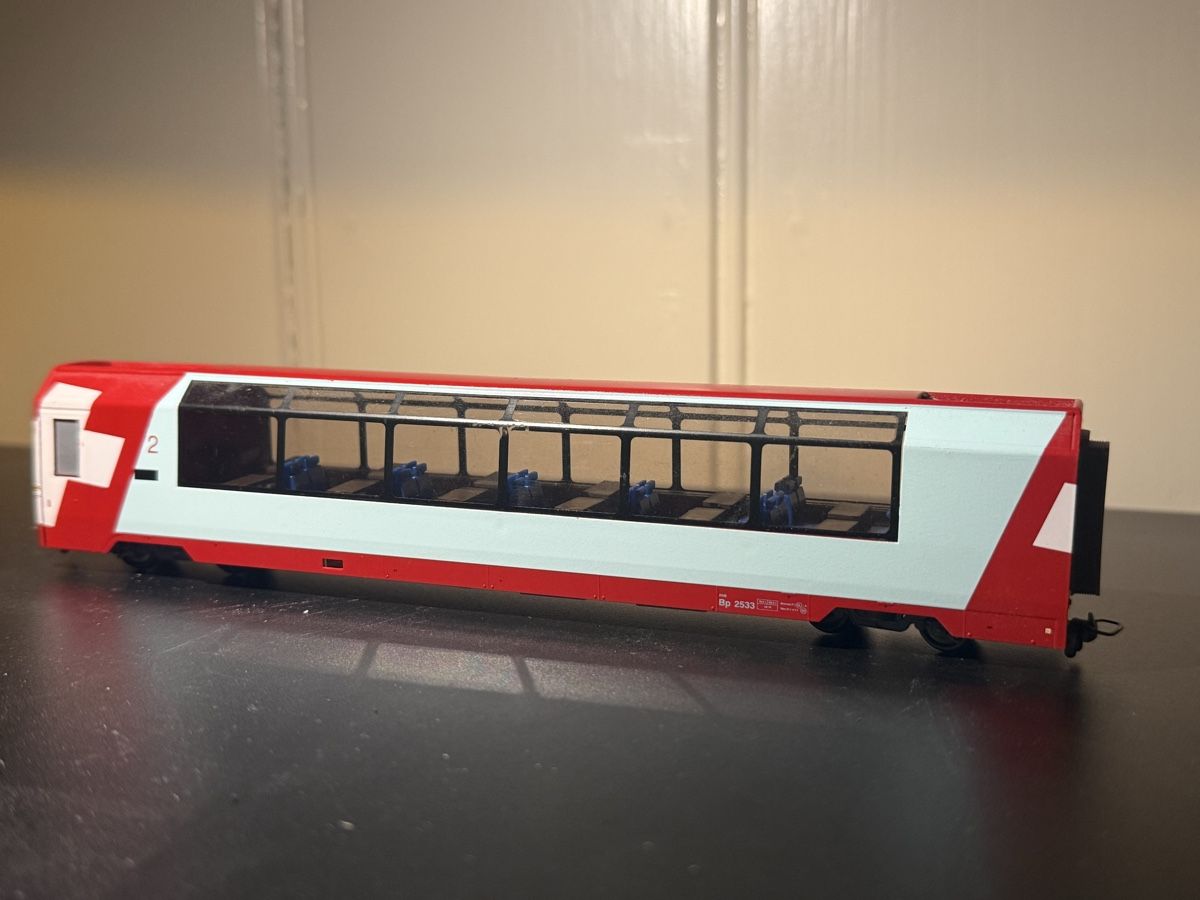 Bemo Modelleisenbahnen: Bemo/RhB Glacier Express Wagen – Defekt aus Thusis von Jasmin1991995 1