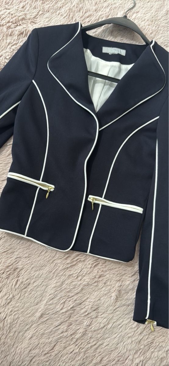 H&M Jacken: Navyblauer, eleganter Blazer – Gebraucht aus Benglen von Shamily 4