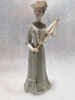 Porzellanfigur Dame mit Schirm, Vintage, guter Zustand