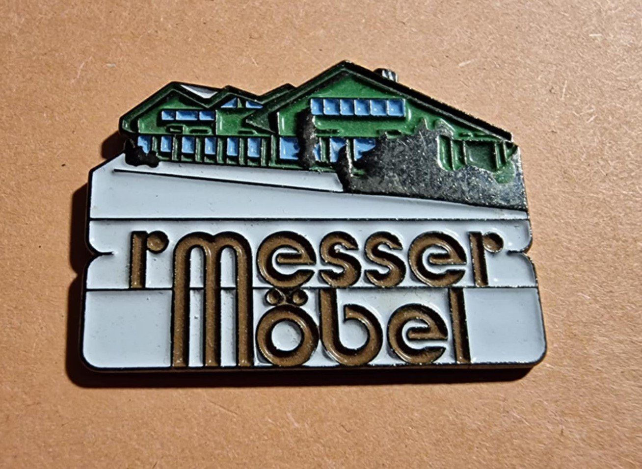 Plaquettes & Badges: Pin Messer Möbel – D'occasion à Härkingen par specialshapes