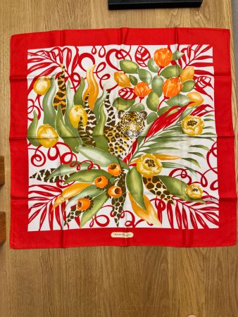 SALVATORE FERRAGAMO Seidentuch Foulard floral Halstuch