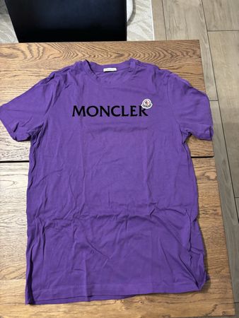 Moncler T-Shirt Lila Grösse M neu
