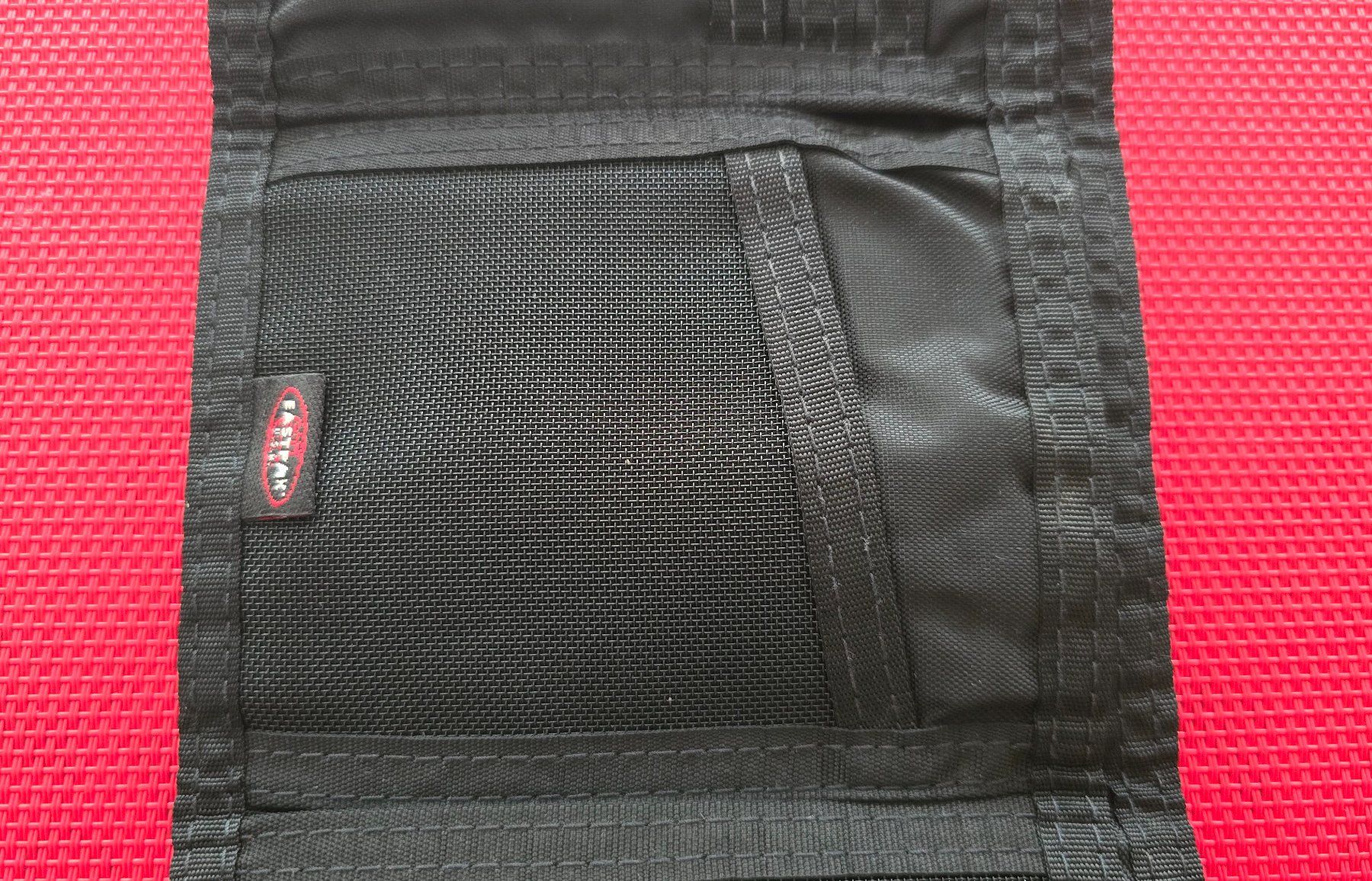 Eastpak Portafogli: Eastpak Crew Single Portemonnaie – Nuovo e nell'imballaggio originale da Wabern venduto da Irakene 5
