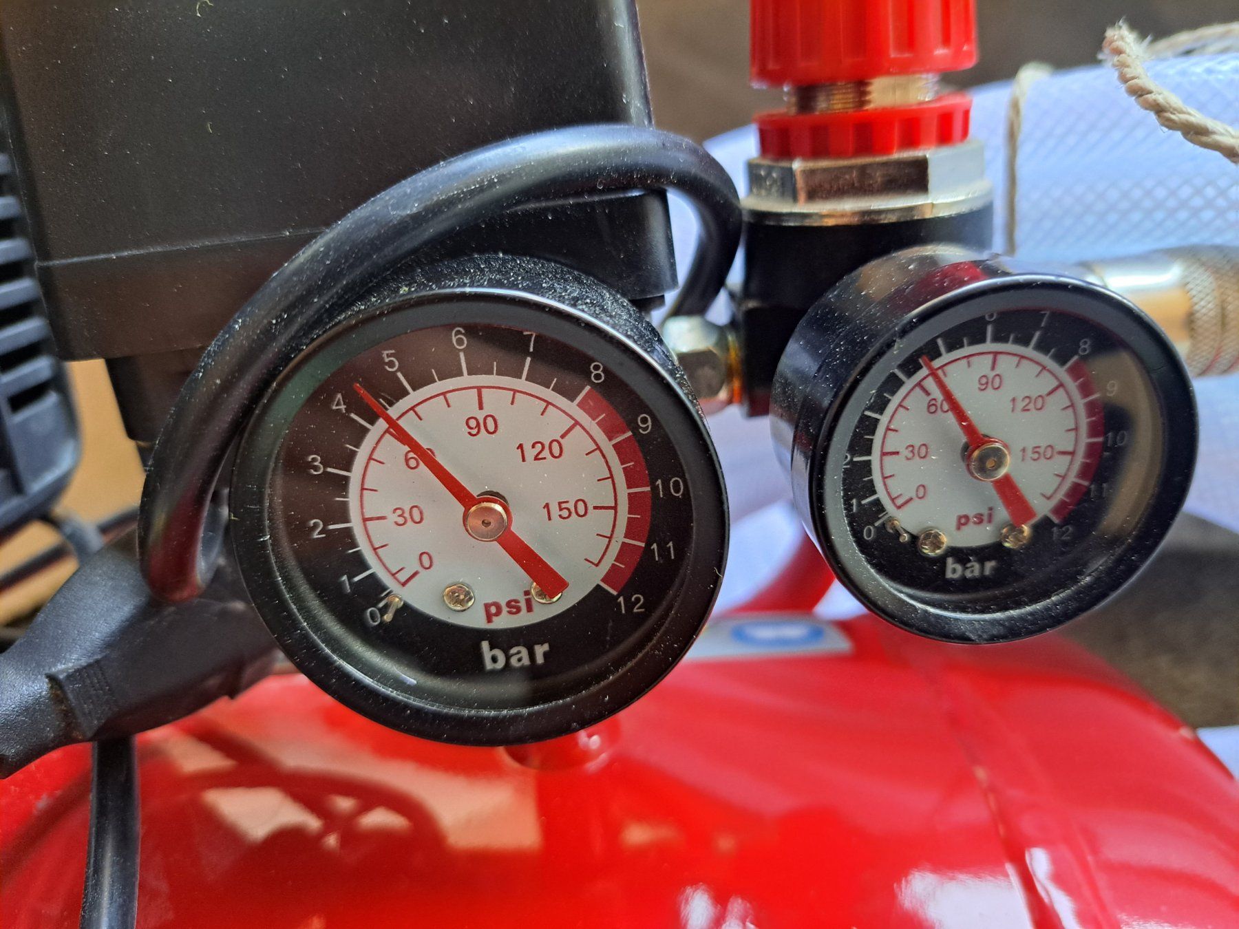 Einhell Kompressoren: Einhell Kompressor mit Schlauch – Gebraucht aus Pfaffnau von Holzziger 1